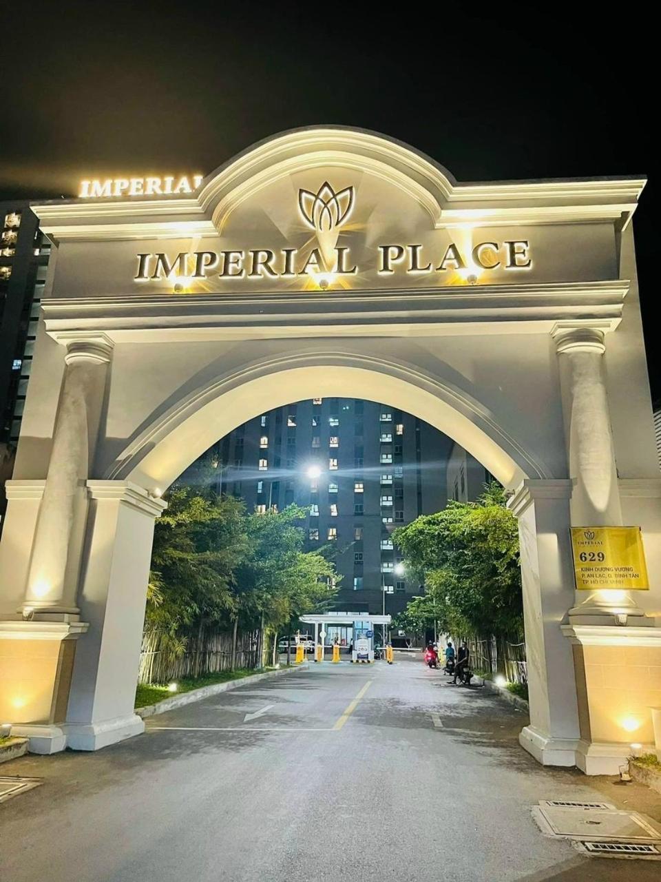 Can Ho Cao Cap Imperial Place Ho Chi Minh-byen Eksteriør bilde